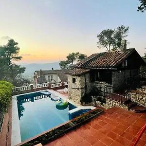 Pensión Casa De Mariposas, Vallirana